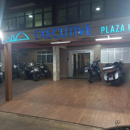 Executive Plaza Hotel นูเคลโอบันเดรานชิ ภายนอก รูปภาพ