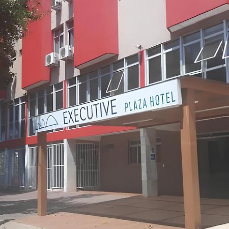 Executive Plaza Hotel นูเคลโอบันเดรานชิ ภายนอก รูปภาพ